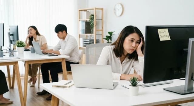 Bất công trong đánh giá – nguồn gốc của Quiet Quitting và nguyên nhân khiến hiệu suất lao dốc