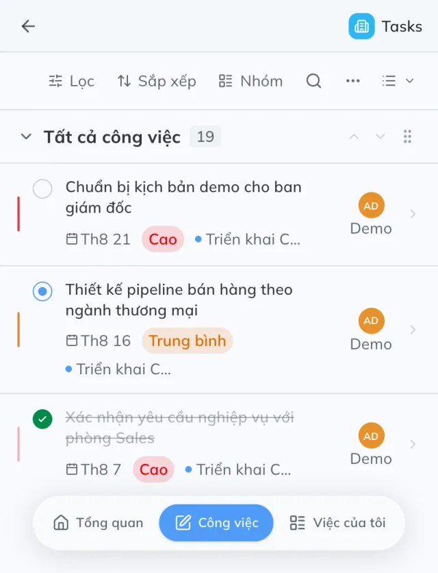 Màn hình Optimi Work: danh sách việc đã giao kèm người phụ trách, hạn chót và độ ưu tiên